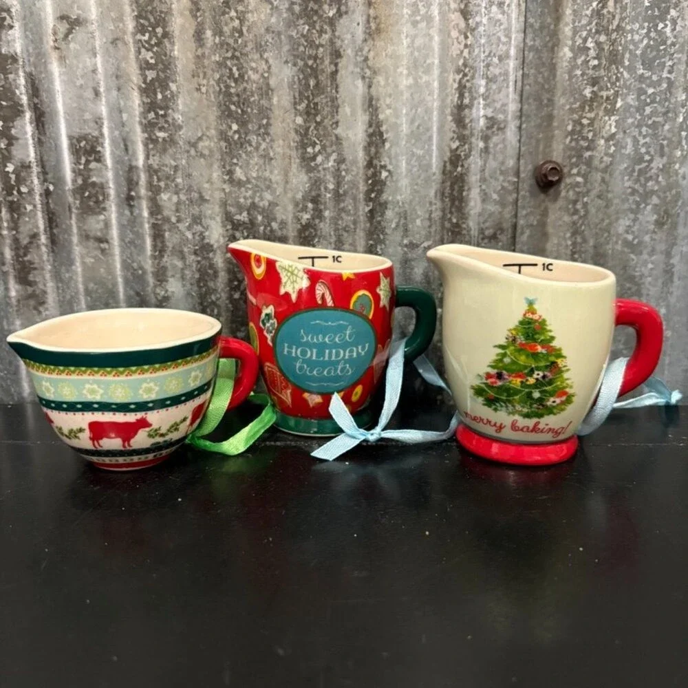 Christmas Measuring Cups Set of 3‎ Ceramic Holiday Baking Kitchen Decor